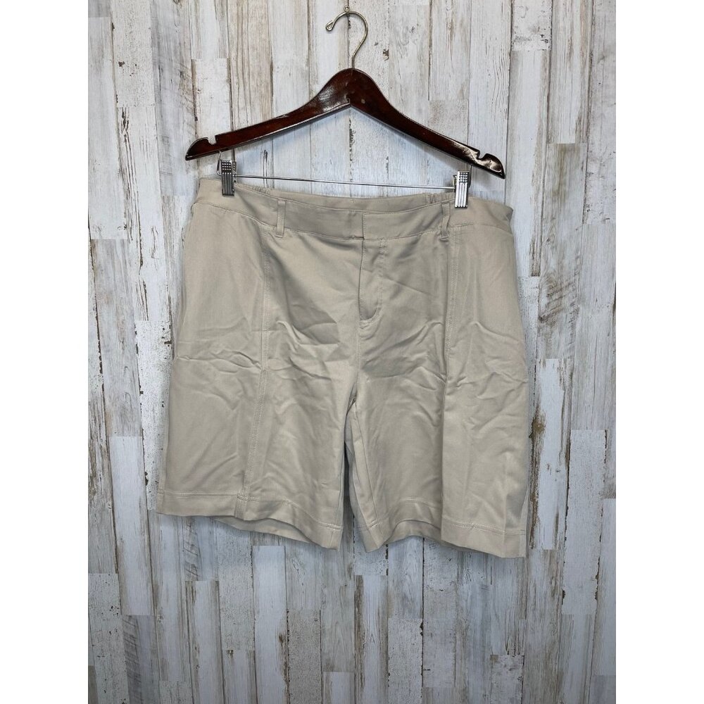 New 32 cool tan shorts size xl